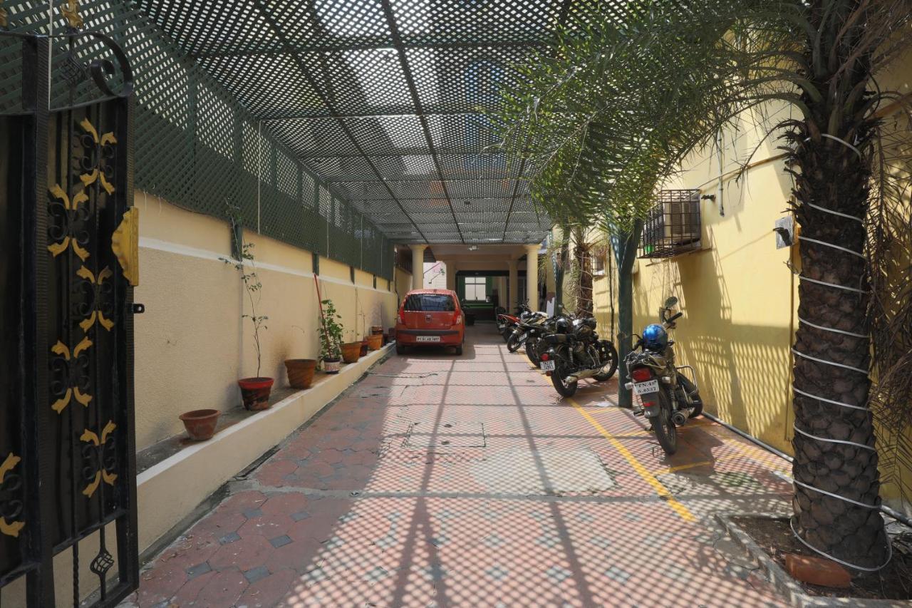 Green Tree Hotel-Near Vfs Global And Ramee Mall Chennai Eksteriør bilde