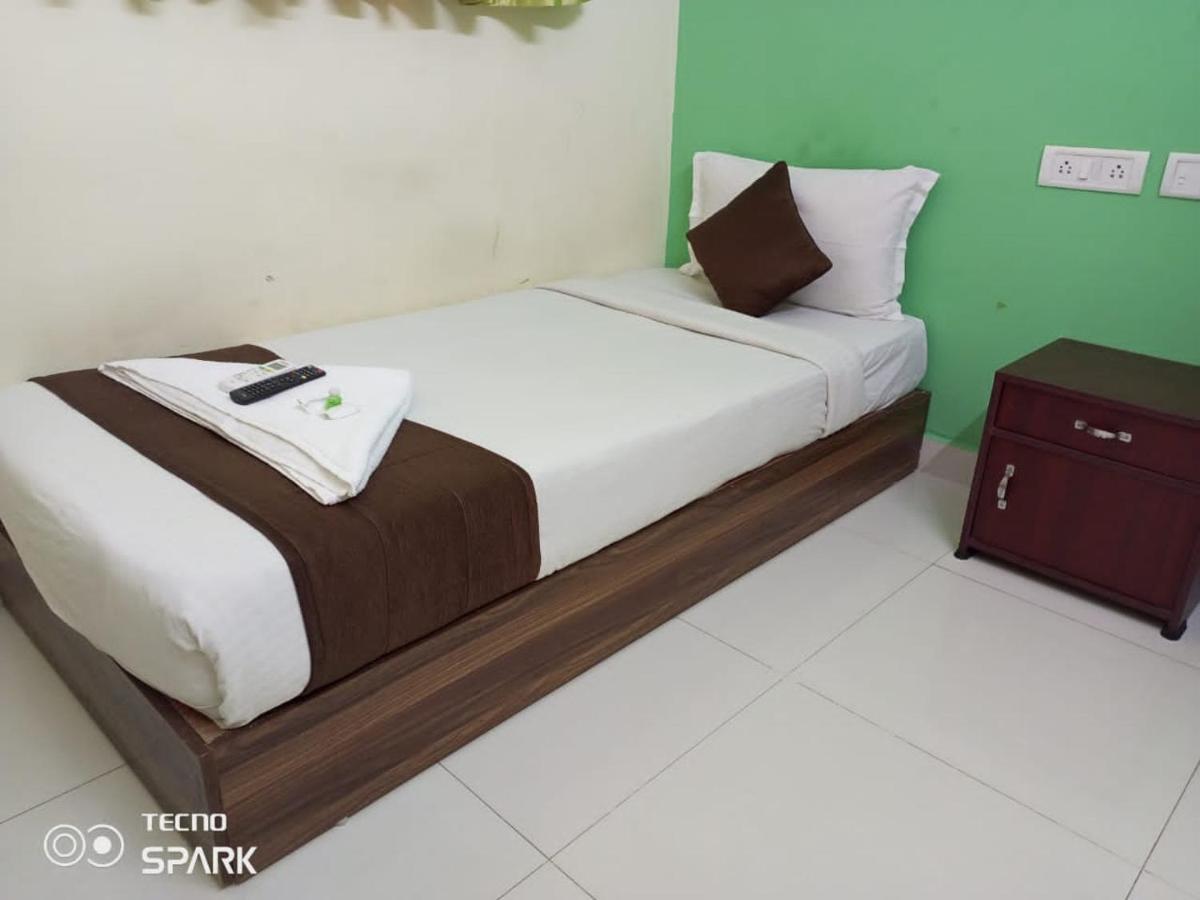 Green Tree Hotel-Near Vfs Global And Ramee Mall Chennai Eksteriør bilde