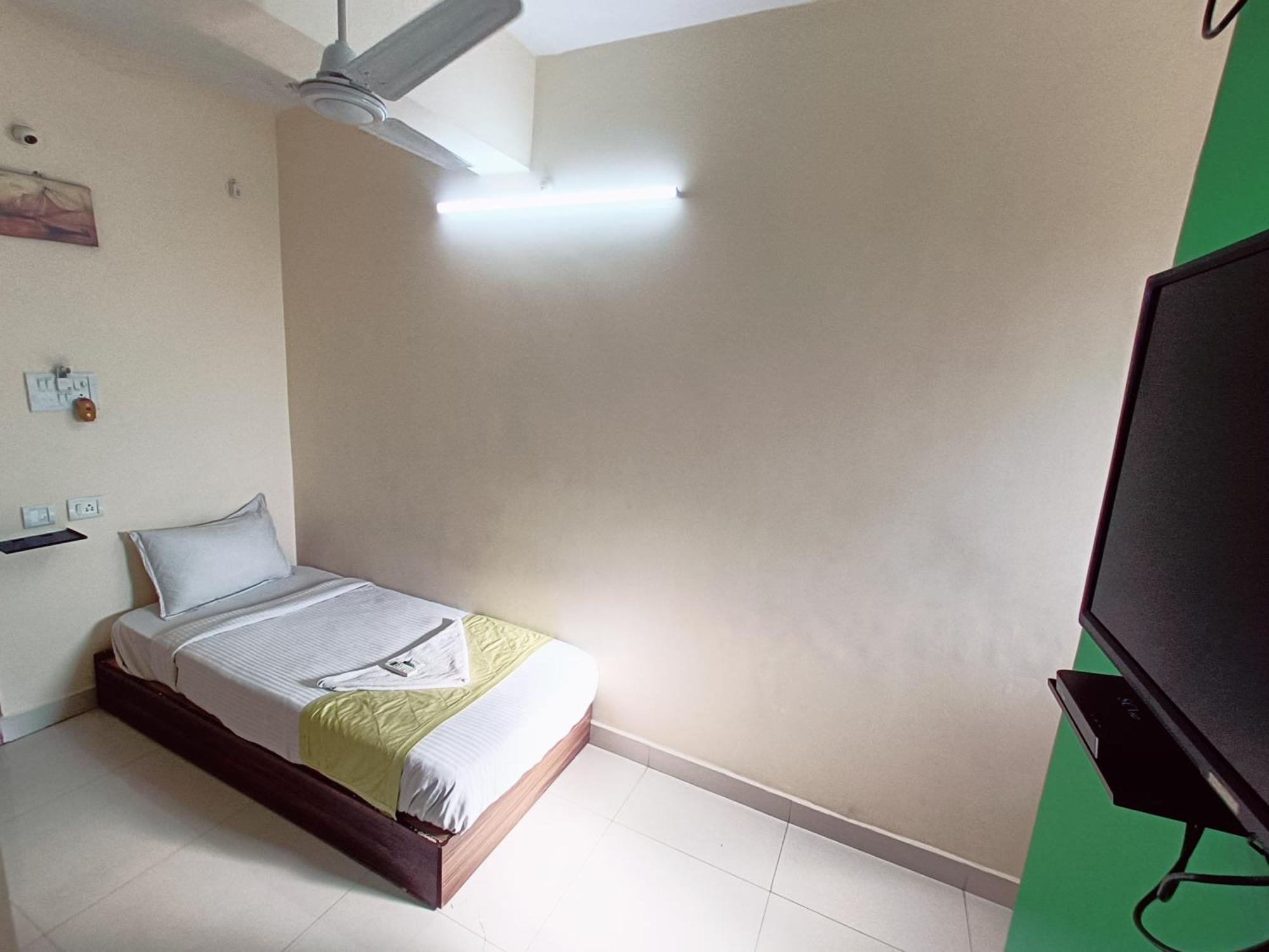 Green Tree Hotel-Near Vfs Global And Ramee Mall Chennai Eksteriør bilde
