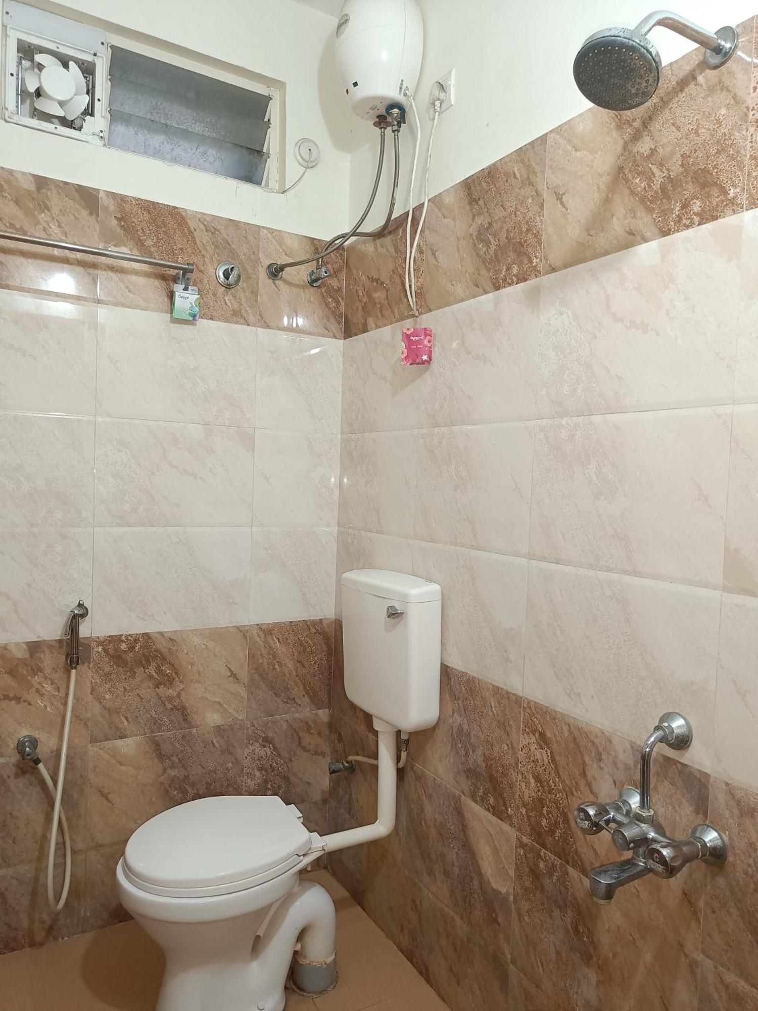 Green Tree Hotel-Near Vfs Global And Ramee Mall Chennai Eksteriør bilde