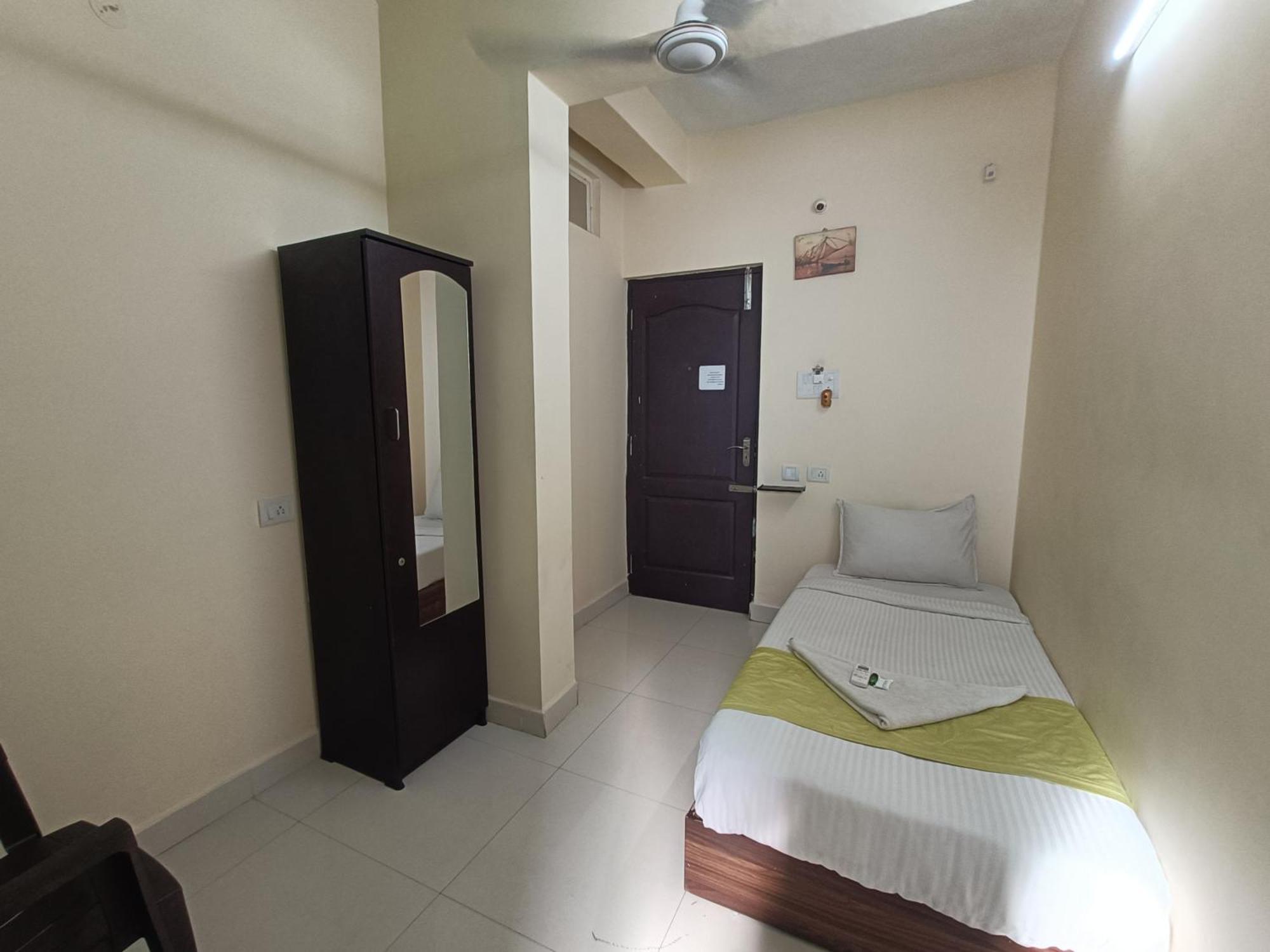 Green Tree Hotel-Near Vfs Global And Ramee Mall Chennai Eksteriør bilde