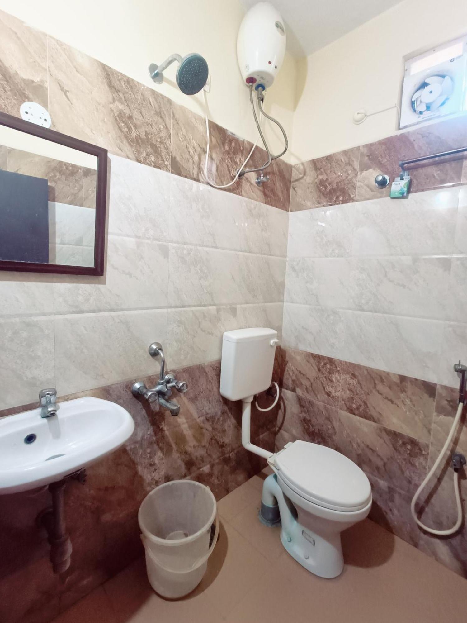 Green Tree Hotel-Near Vfs Global And Ramee Mall Chennai Eksteriør bilde